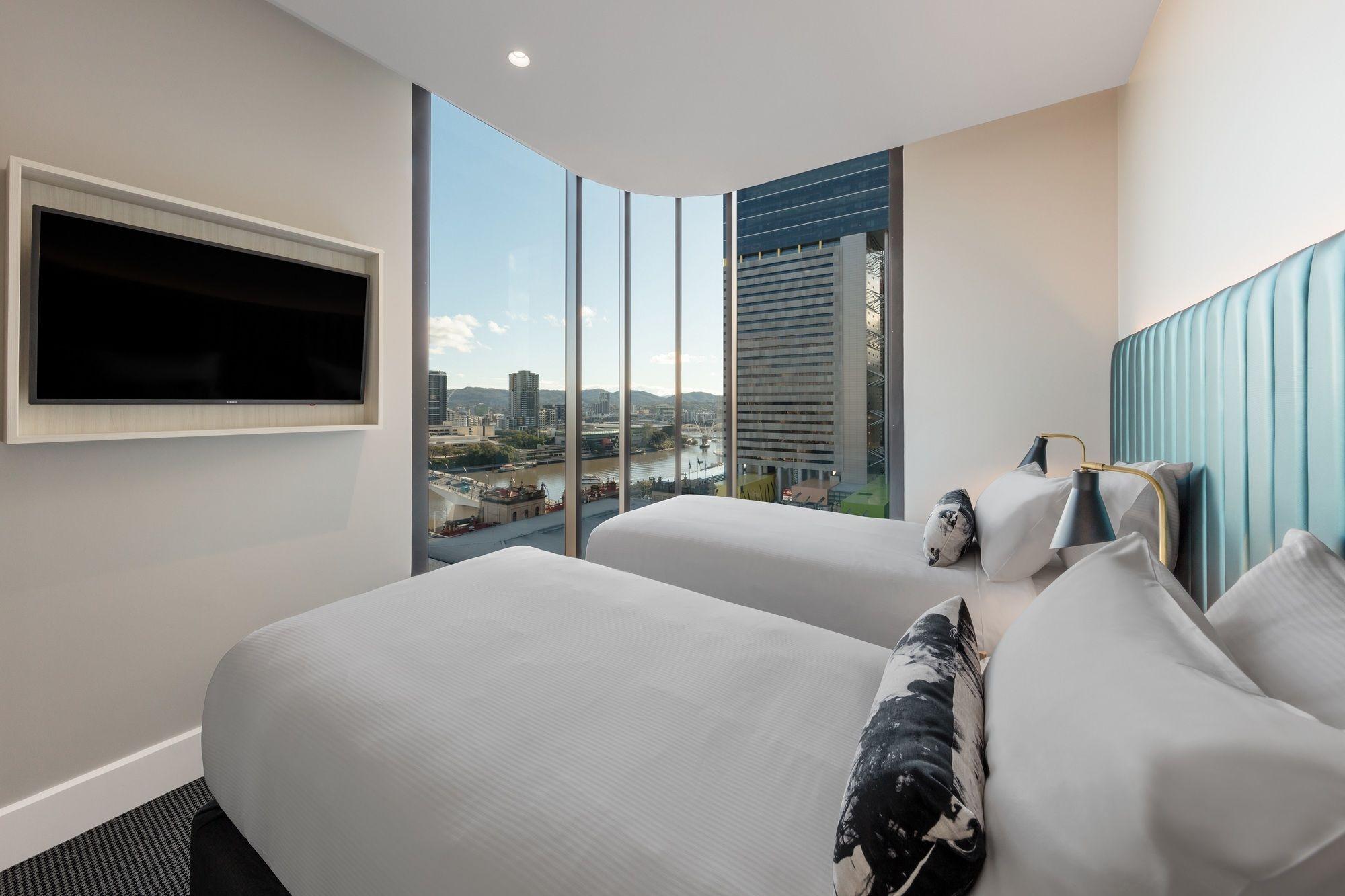 Adina Aparthotel 4*