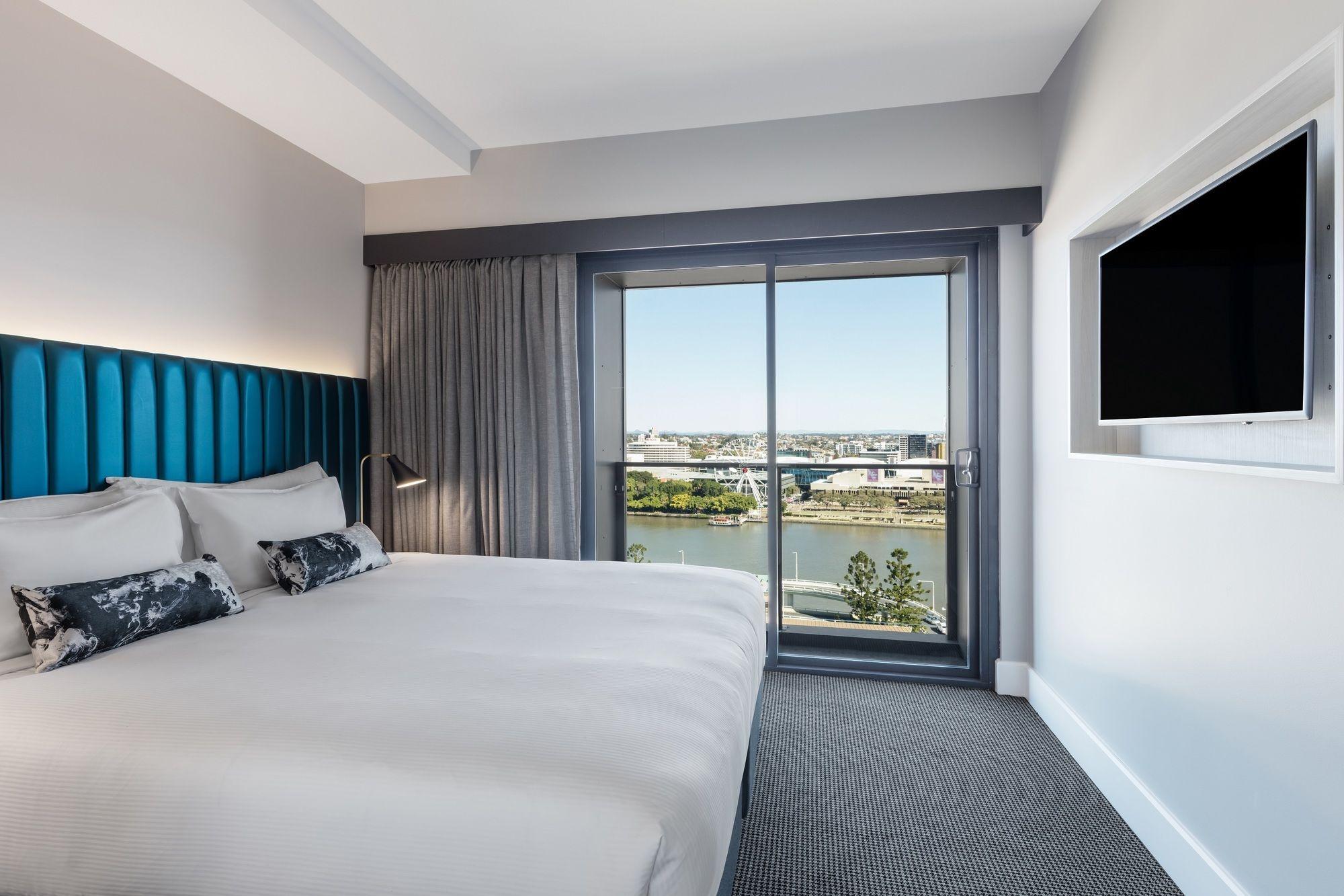 Aparthotel Adina 4*