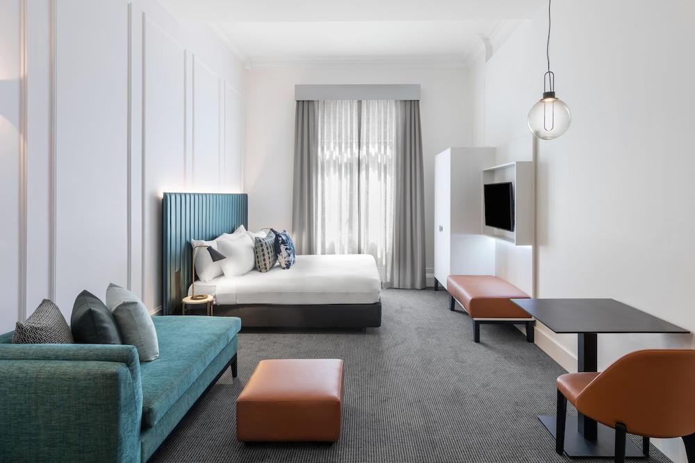 Adina Aparthotel
