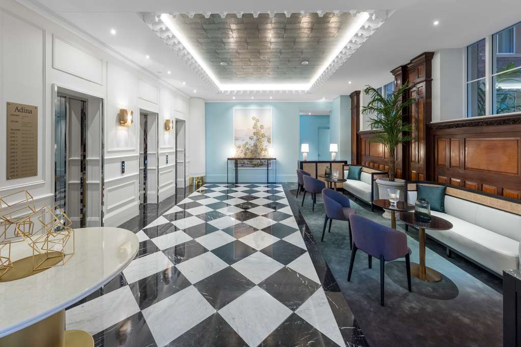 Adina Aparthotel 4*